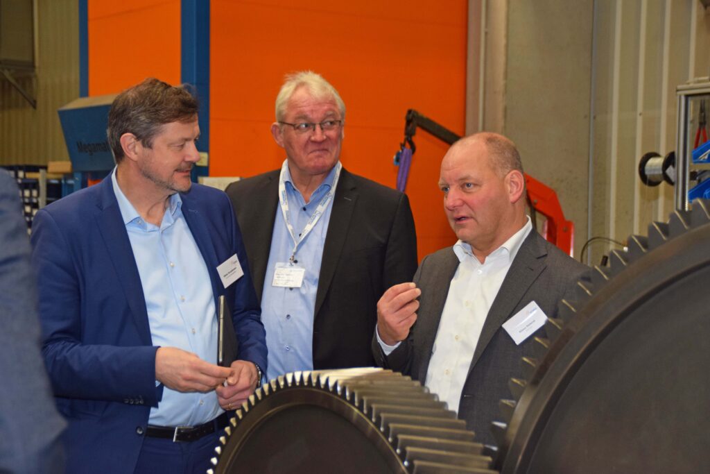 REINTJES Chef Klaus Deleroi im Gespräch bei einem Besuch des VDMA-Fachverbands.
